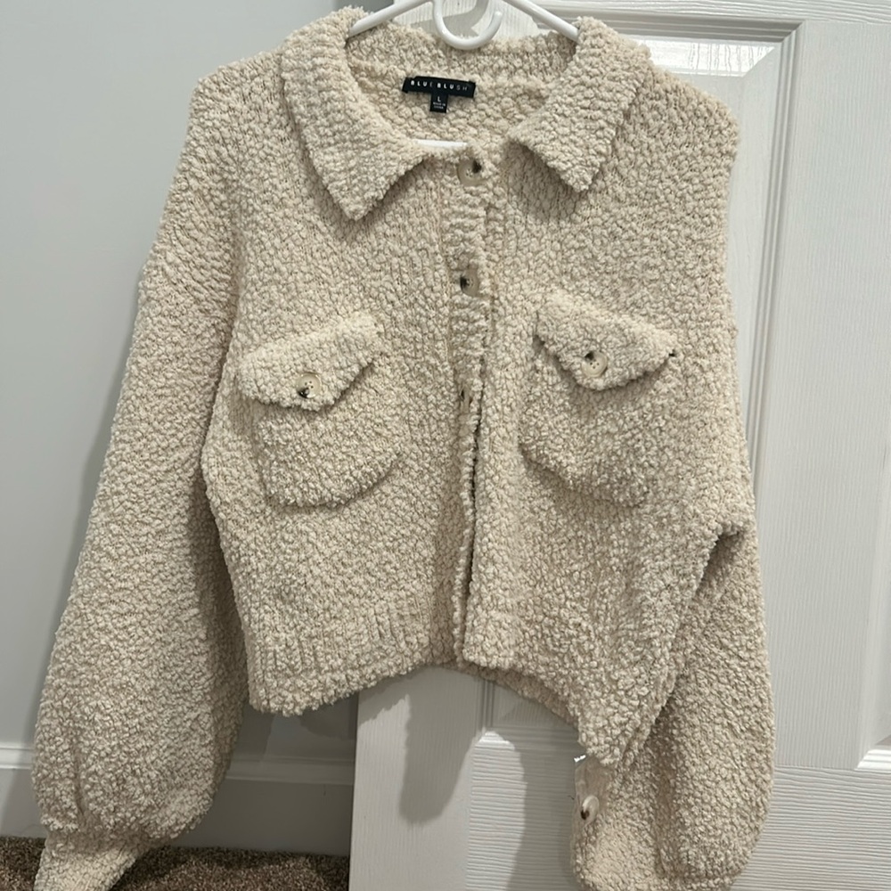 Blue bush button down sweater
(Never worn)